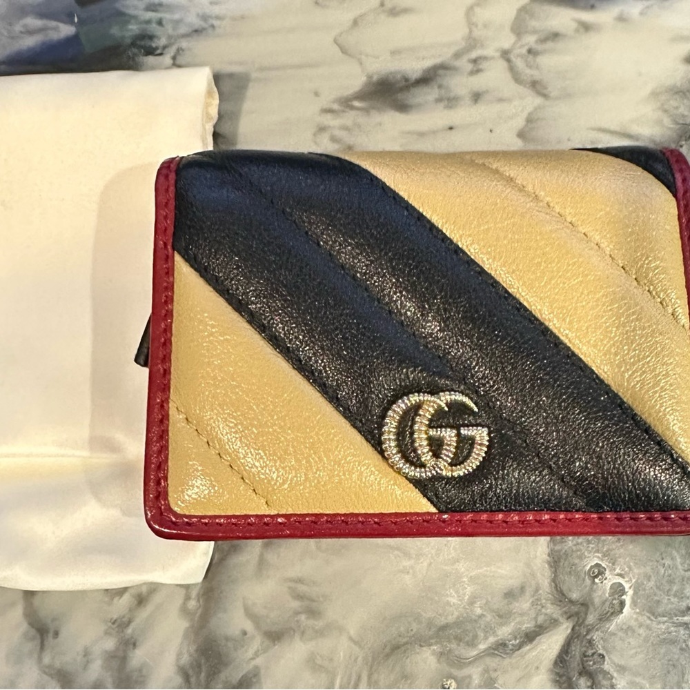 Gucci Matelasse GG Marmont Card Case